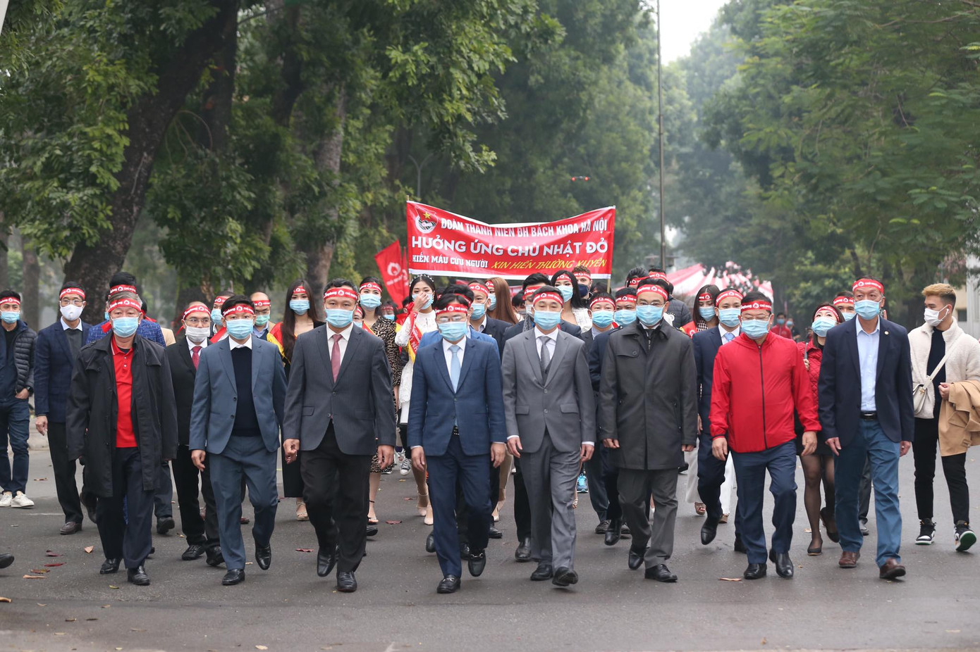 Giọt máu ấm giữa ngày đông lạnh ảnh 72