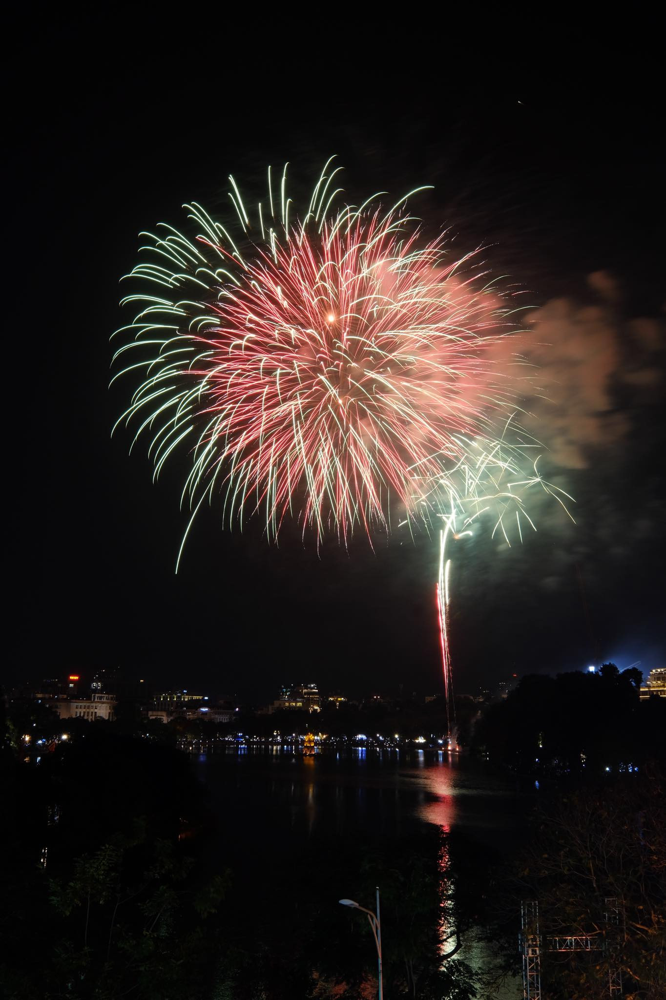 Việt Nam bước sang năm mới 2021 ảnh 3