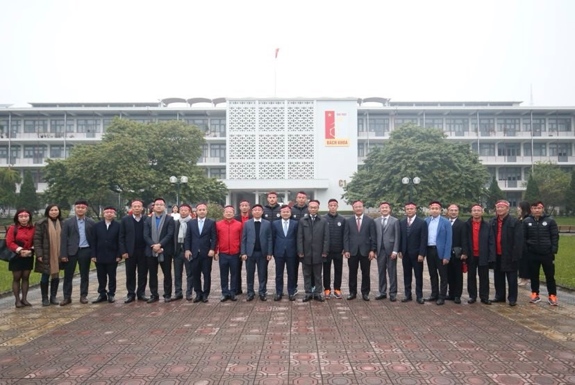 Giọt máu ấm giữa ngày đông lạnh ảnh 79