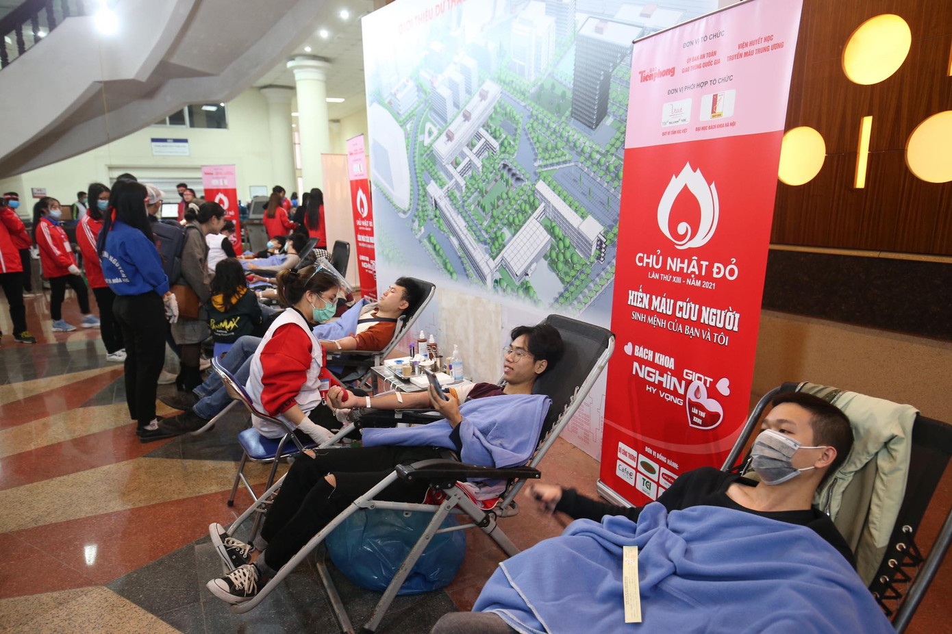 Giọt máu ấm giữa ngày đông lạnh ảnh 6