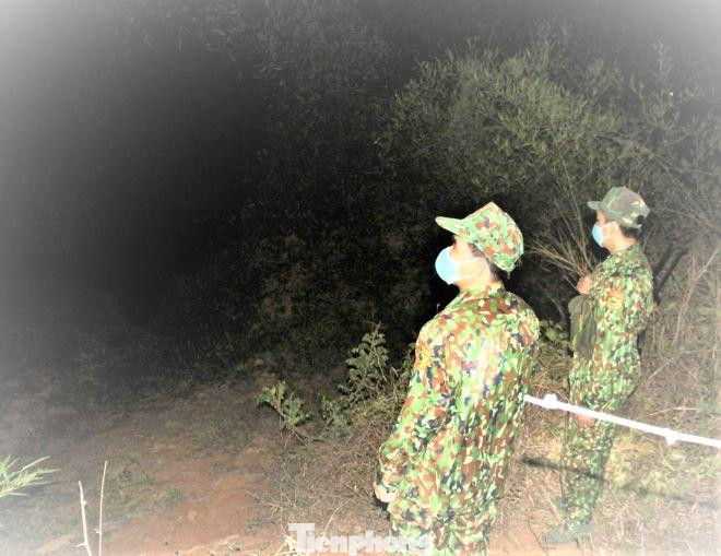 Khu vực biên giới, lực lượng chức năng tỉnh Bình Phước túc trực 24/24 ở cửa khẩu, đường mòn, lối mở ngăn xuất, nhập cảnh trái phép