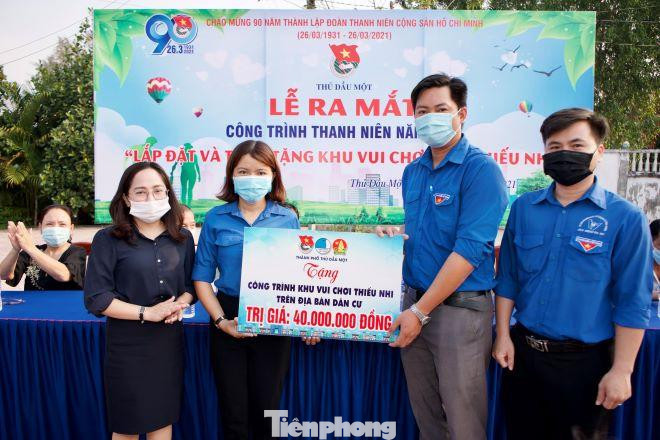 Thành đoàn Thủ Dầu Một tặng công trình vui chơi cho thiếu nhi