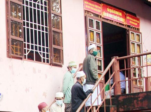 Cử tri vùng biên giới Bình Phước đi bầu cử