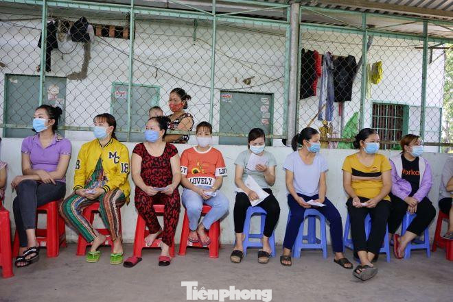 Thanh niên công nhân ở Bình Dương được quan tâm khám chữa bệnh tại khu nhà trọ Thanh niên công nhân ở Bình Dương được quan tâm khám chữa bệnh tại khu nhà trọ