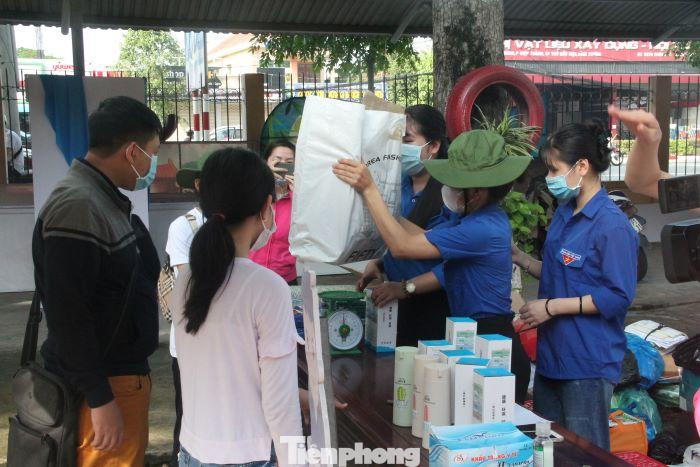 Đổi rác thải lấy quà