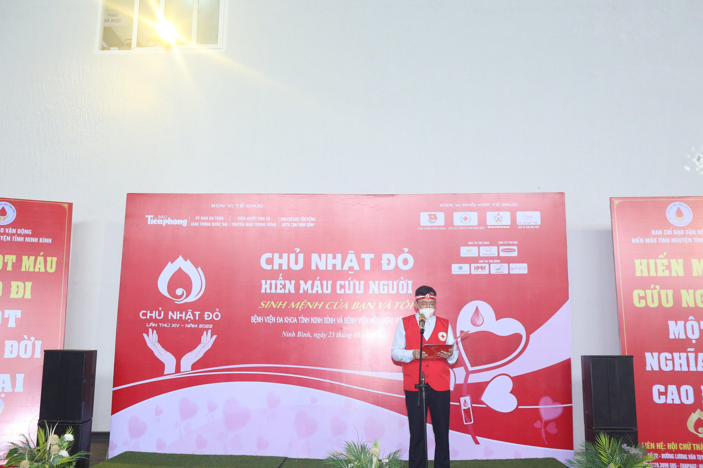 Ông Bùi Trọng Kỷ phát biểu tại ngày hội Chủ Nhật Đỏ - Ninh Bình. Ảnh: Đ.H