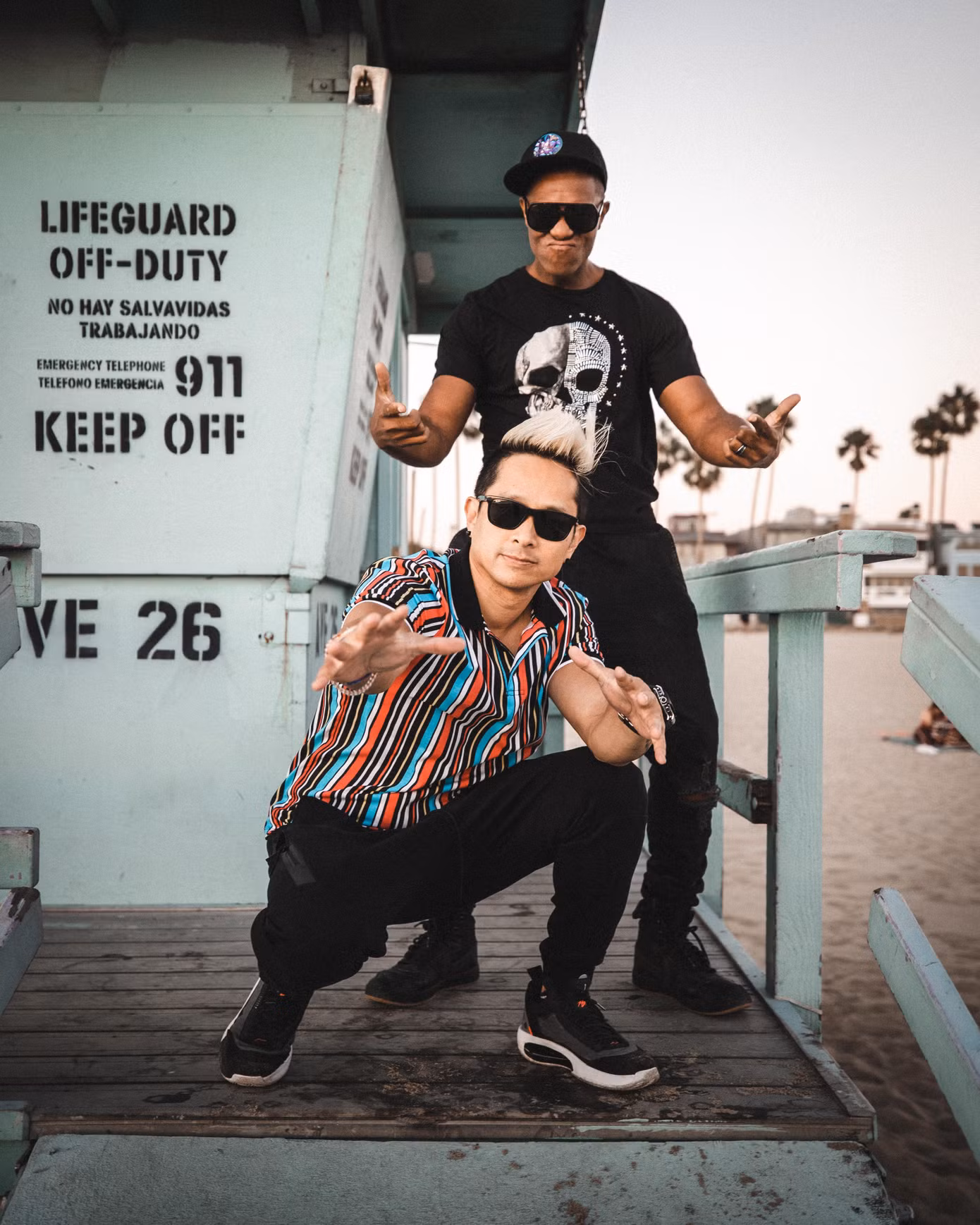 Johnny Lee sẽ hát bằng tiếng Việt, phần Rap tiếng Anh sẽ do thành viên Tai đảm nhiệm.