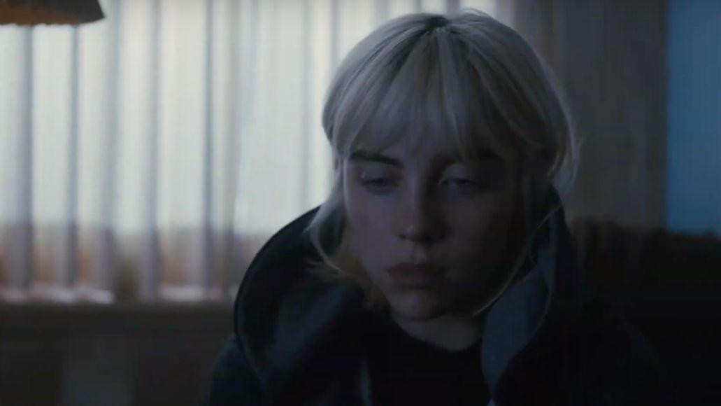 Billie Eilish lần đầu đảm nhận cùng lúc cả hai vai trò đạo diễn và biên tập cho MV mới. Billie Eilish lần đầu đảm nhận cùng lúc cả hai vai trò đạo diễn và biên tập cho MV mới.