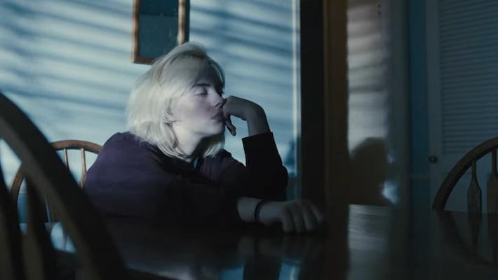 Billie Eilish buồn phiền trong MV mới. Billie Eilish buồn phiền trong MV mới.