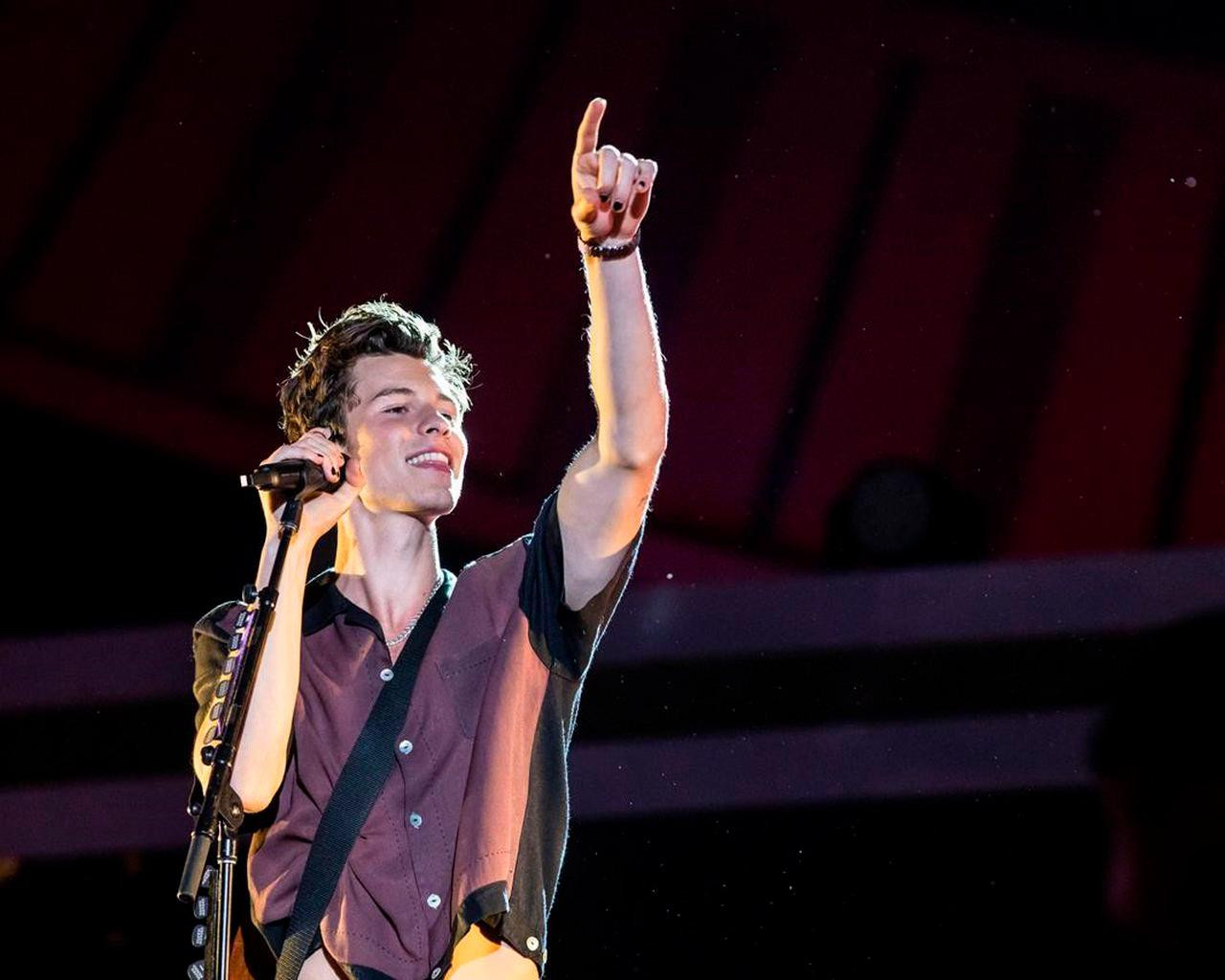 Shawn Mendes hủy bỏ chuyến lưu diễn vòng quanh thế giới vì lý do sức khỏe tinh thần. Shawn Mendes hủy bỏ chuyến lưu diễn vòng quanh thế giới vì lý do sức khỏe tinh thần.