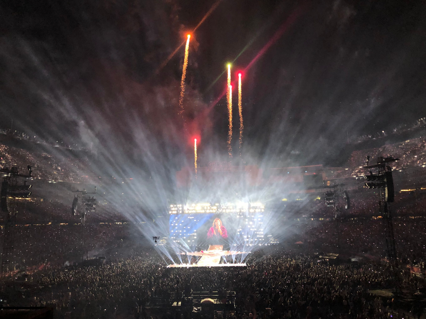 &quot;Minh đã dõi theo hành trình của Taylor Swift suốt 15 năm qua&quot;.