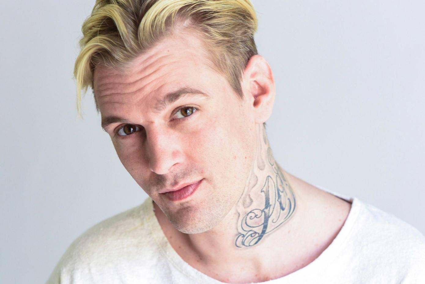 Aaron Carter nhiều năm qua rơi vào nghiện ngập và sử dụng chất kích thích. Aaron Carter nhiều năm qua rơi vào nghiện ngập và sử dụng chất kích thích.