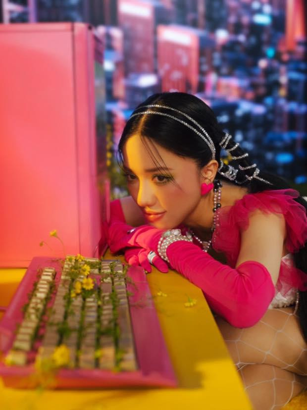 căn gác mùa hè, năm ngoái giờ này và mùa hè 1994 là những bài hát đáng nghe trong album CITOPIA. căn gác mùa hè, năm ngoái giờ này và mùa hè 1994 là những bài hát đáng nghe trong album CITOPIA.