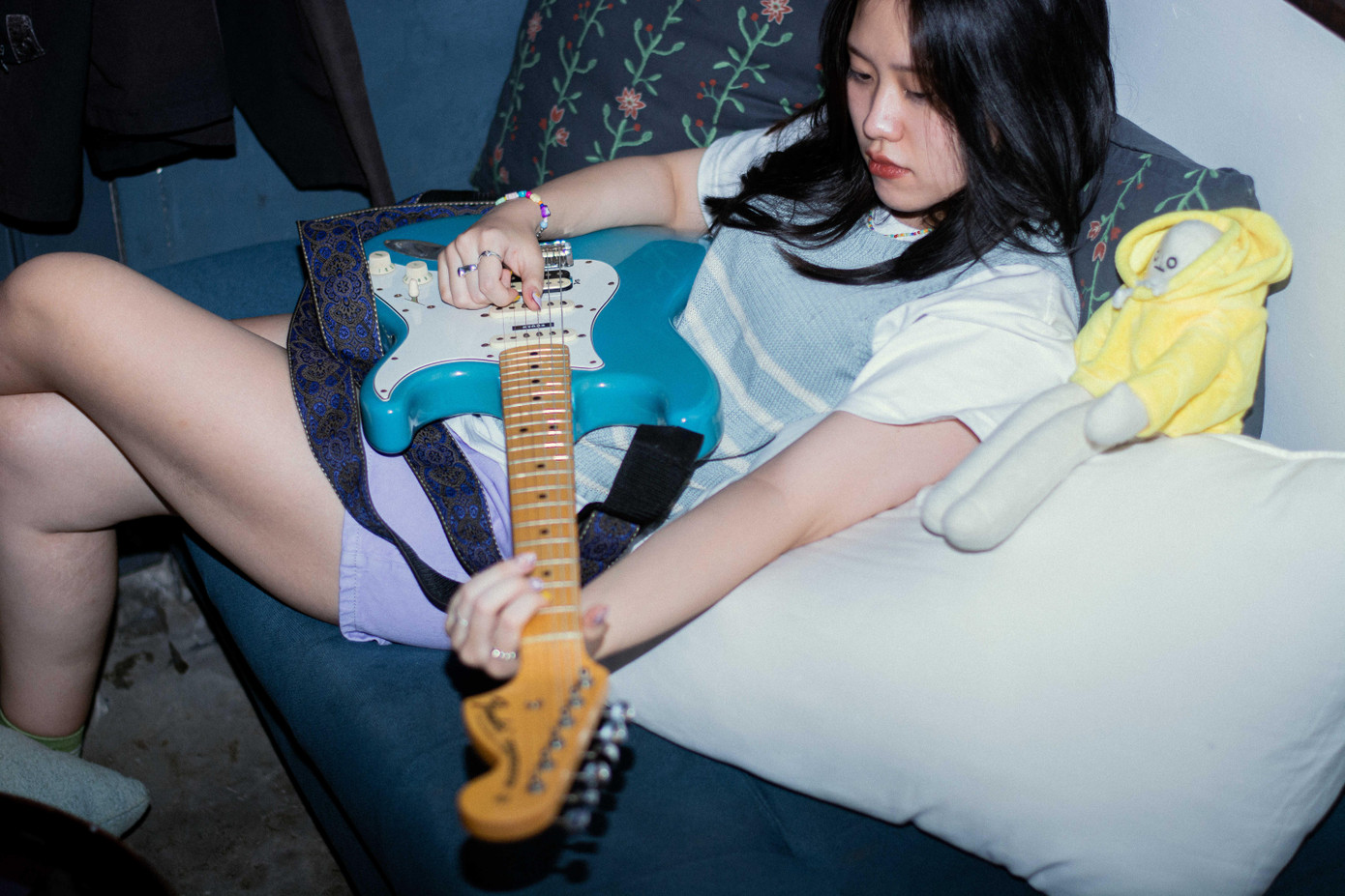 4 ca khúc trong EP đầu tay 11:CHEESE đại diện cho một cảm xúc khác nhau hậu chia tay.