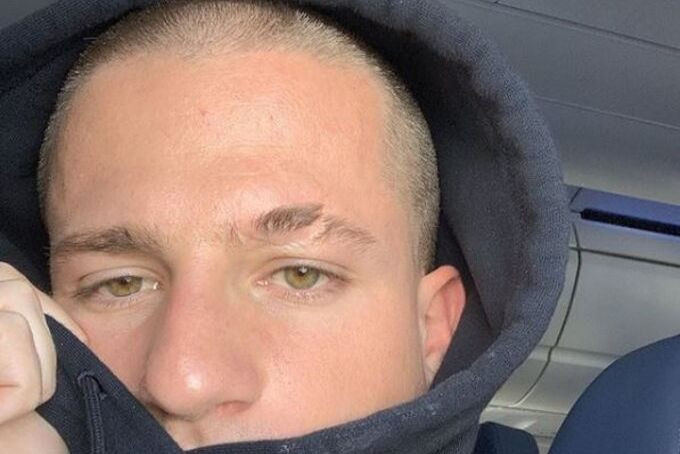 Mái tóc húi cua lạ lẫm của Charlie Puth khiến nhiều fangirl &quot;quay xe&quot;.