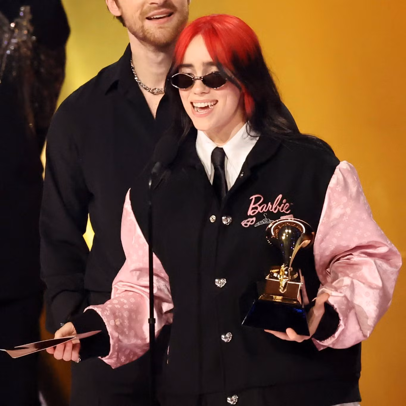 Giải thưởng Grammys cho Bài hát của năm nối dài chuỗi thành tích của Billie Eilish.