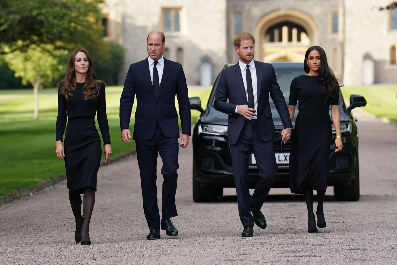 Hoàng tử Harry và William từng xảy ra xô xát vì Meghan Markle. Hoàng tử Harry và William từng xảy ra xô xát vì Meghan Markle.