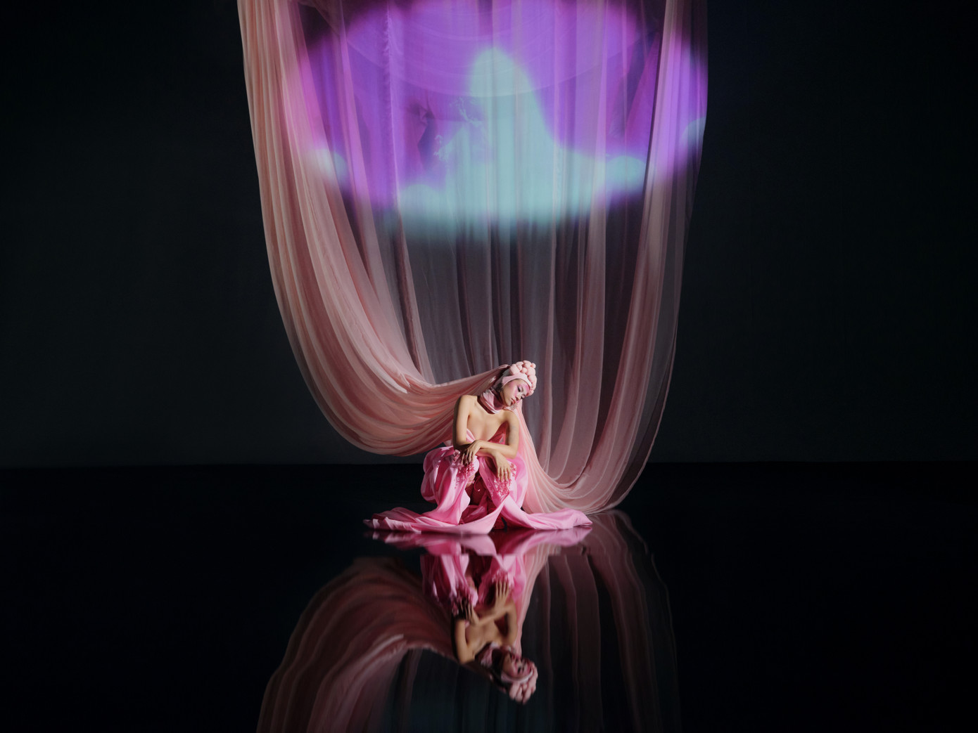 nếu lúc đó cho thấy một tlinh có chiều sâu, nhiều sức nặng về cảm xúc hơn. nếu lúc đó cho thấy một tlinh có chiều sâu, nhiều sức nặng về cảm xúc hơn.