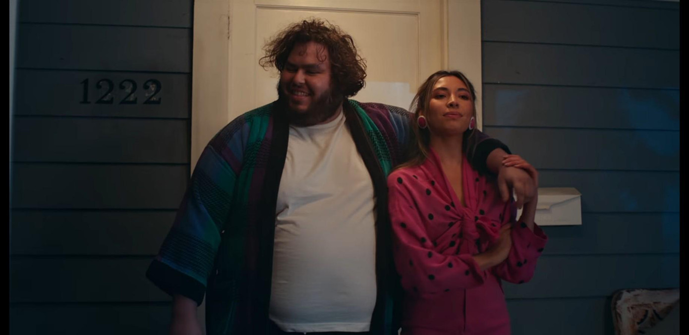 Nhưng có ai ngờ gu của crush lại là những "anh chàng ngoại cỡ".