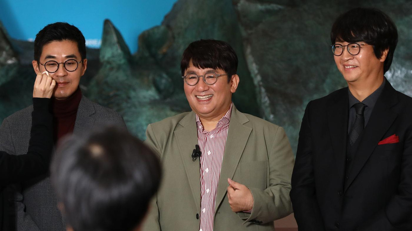 Bang Si Huyk gia nhập làng giải trí vào năm 1990. Bang Si Huyk gia nhập làng giải trí vào năm 1990.