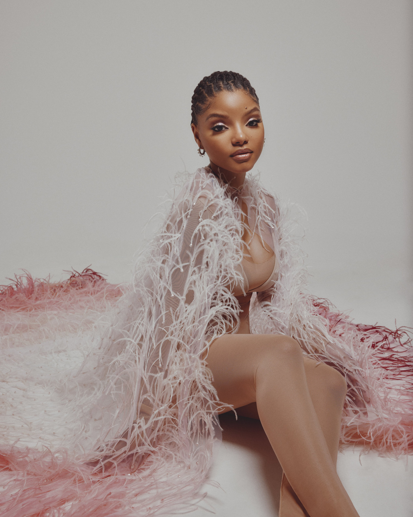 Angel một lần nữa thay lời khẳng định của Halle trong việc không ngừng ủng hộ, đấu tranh cho quyền lợi của các phụ nữ trẻ trên khắp thế giới,