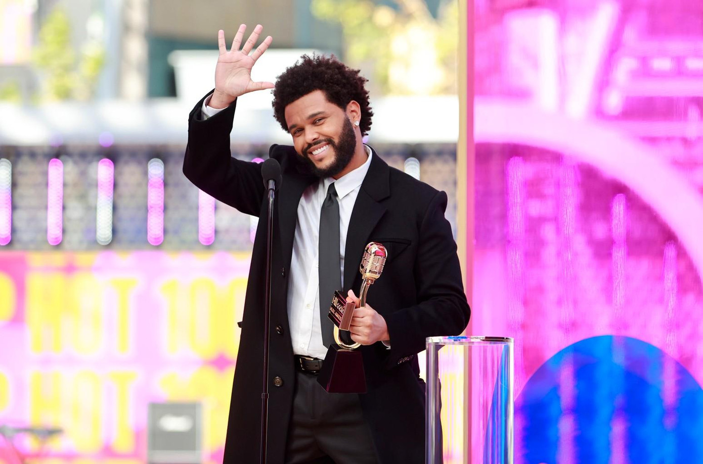 The Weeknd phát biểu tại Billboard Music Awards 2021. The Weeknd phát biểu tại Billboard Music Awards 2021.