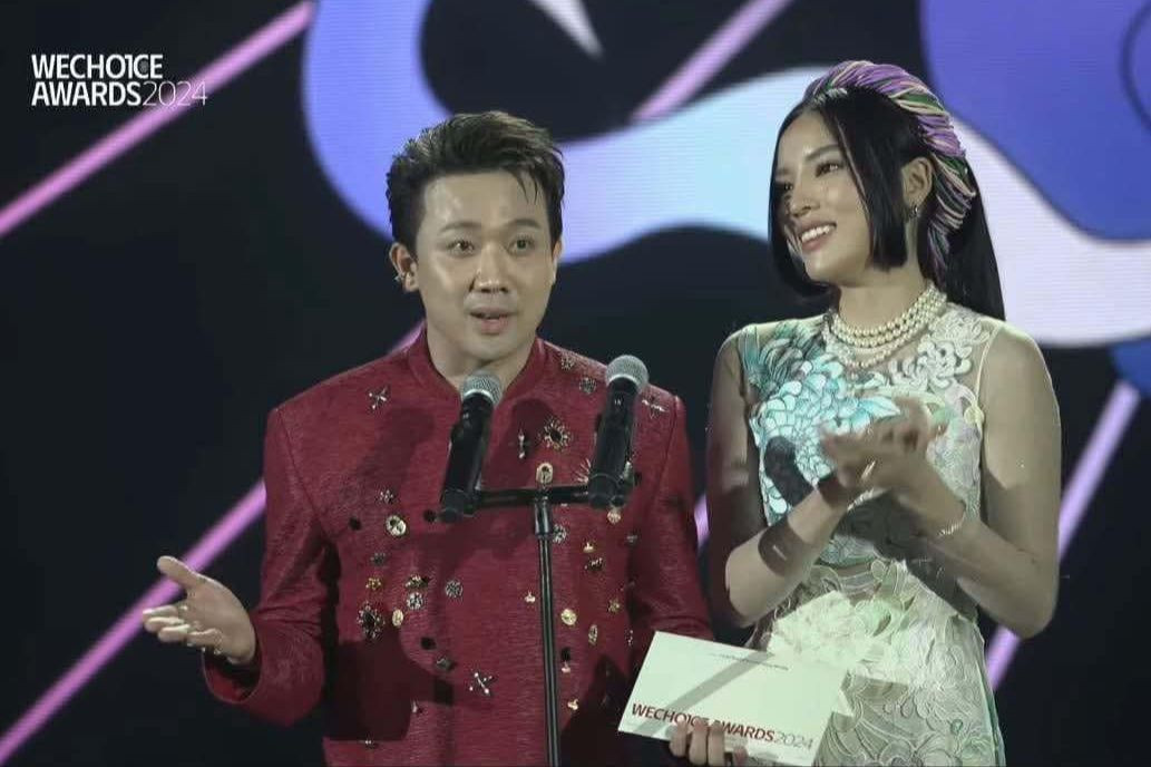 Phát ngôn của Trấn Thành về áo dài gây tranh cãi về tính chính xác. Phát ngôn của Trấn Thành về áo dài gây tranh cãi về tính chính xác.