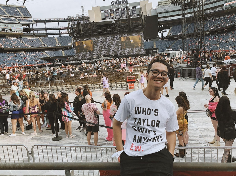 Dù đi xem concert một mình, mình không có cảm giác lạc lõng.