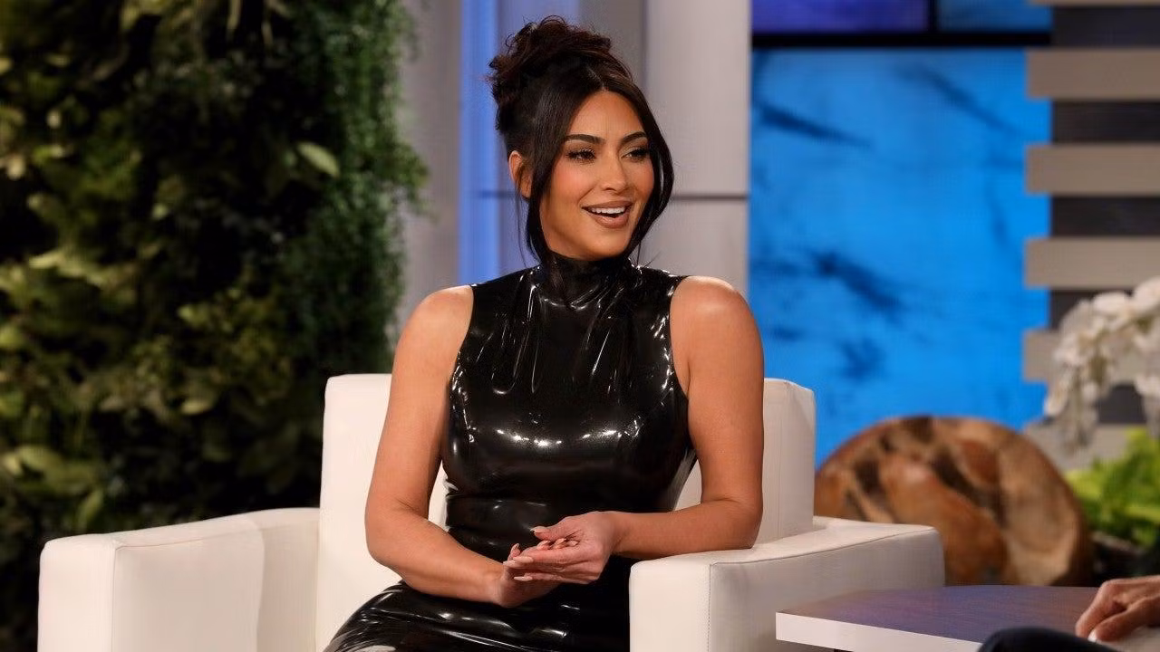 Kim Kardashian dùng chung "acc clone" Instagram với bạn thân.