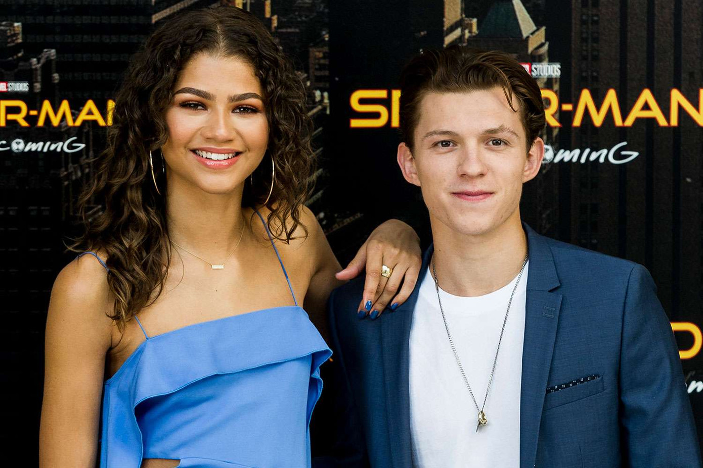 Tom Holland và Zendaya thống nhất giữ mối quan hệ kín đáo để tình cảm lâu dài. Tom Holland và Zendaya thống nhất giữ mối quan hệ kín đáo để tình cảm lâu dài.