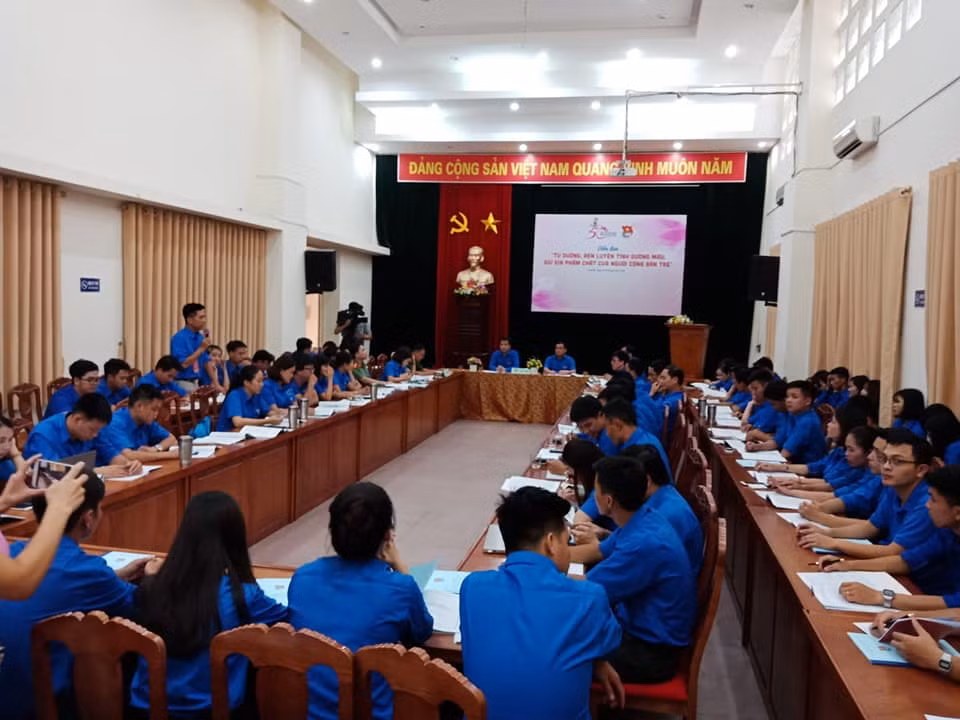 Đảng viên trẻ tiêu biểu toàn quốc báo công dâng Bác ảnh 9