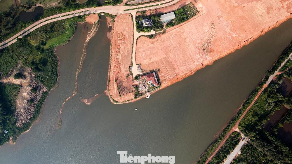 Căn cứ kết qủa kiểm tra, biên bản vi phạm hành chính, Chủ tịch UBND tỉnh Vĩnh Phúc ban hành Quyết định số 3130 về việc xử phạt vi phạm hành chính về lĩnh vực đất đai và áp dụng biện pháp khắc phục hậu quả hành vi vi phạm đối với Công ty TNHH Đại Lải với tổng số tiền là 369 triệu đồng.