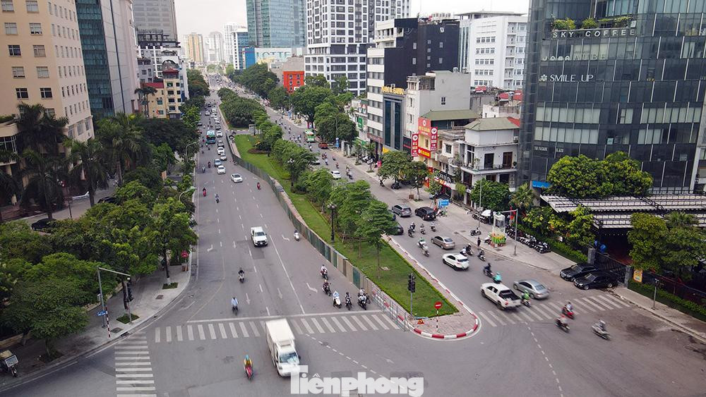 Mặt đường Liễu Giai, Văn Cao (quận Ba Đình, Hà Nội) sẽ được mở rộng trung bình mỗi bên thành 6 m. Thời gian thi công trong khoảng 3 tháng. Mặt đường Liễu Giai, Văn Cao (quận Ba Đình, Hà Nội) sẽ được mở rộng trung bình mỗi bên thành 6 m. Thời gian thi công trong khoảng 3 tháng.