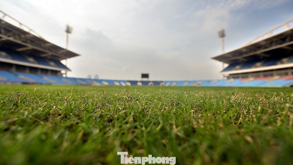 Với sức chứa trên 40 nghìn khán giả, tuy nhiên hầu như các hạng mục của SVĐ Mỹ đình đều đã xuống cấp nghiêm trọng sau gần 20 năm đưa vào khai thác sử dụng.