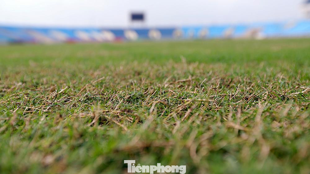 Vừa qua, Liên đoàn bóng đá châu Á (AFC) đã có văn bản gửi Liên đoàn bóng đá Việt Nam (VFF) nhận xét về chất lượng SVĐ Mỹ Đình. Theo AFC, mặt cỏ, hệ thống ánh sáng, chất lượng các phòng chức năng trên sân Mỹ Đình kém, ảnh hưởng tới trận đấu giữa đội tuyển Việt Nam và đội tuyển Úc. AFC đề nghị VFF khẩn trương tìm cách cải thiện cho những trận đấu tiếp theo tại vòng loại cuối World Cup 2022 trên SVĐ Mỹ Đình.