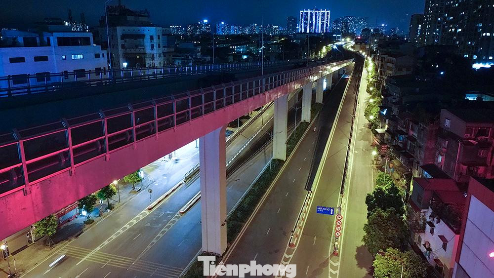 Điều người dân cần thực hiện lúc này là ở tại nhà, chỉ ra ngoài trong trường hợp thật sự cần thiết. Với sự chung tay của mỗi người dân, hi vọng dịch bệnh sẽ sớm được kiểm soát để cuộc sống trở lại bình thường.