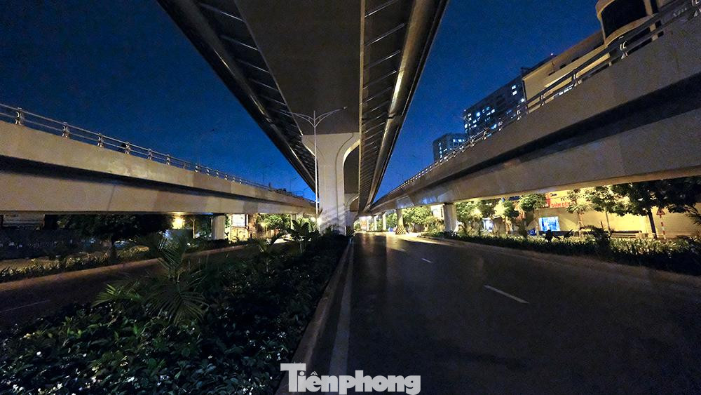 Hà Nội quyết định giãn cách xã hội toàn thành phố từ 6h ngày 24/7, kéo dài trong 15 ngày.