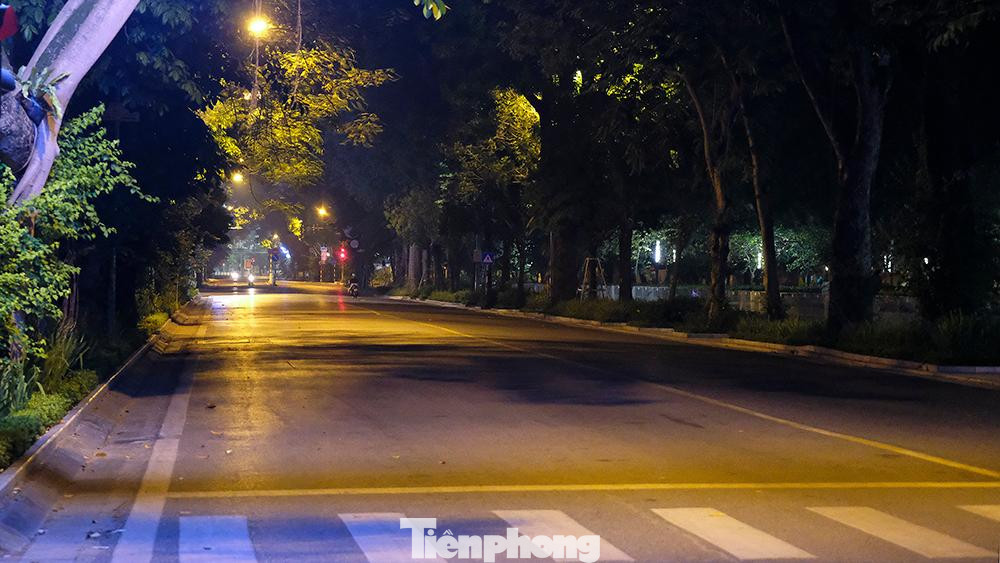 Đường Điện Biên Phủ vắng vẻ, yên bình.