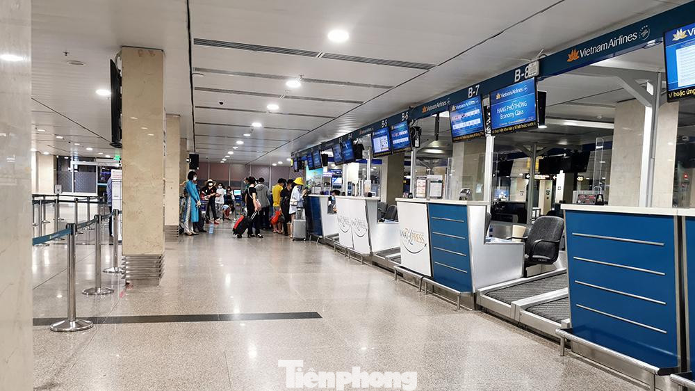 Các hãng bay không phải cử nhân viên tìm những hành khách có chuyến gần nhất đi lên hàng ưu tiên, nhân viên sân bay cũng không còn cảnh tất bật điều phối hành khách.