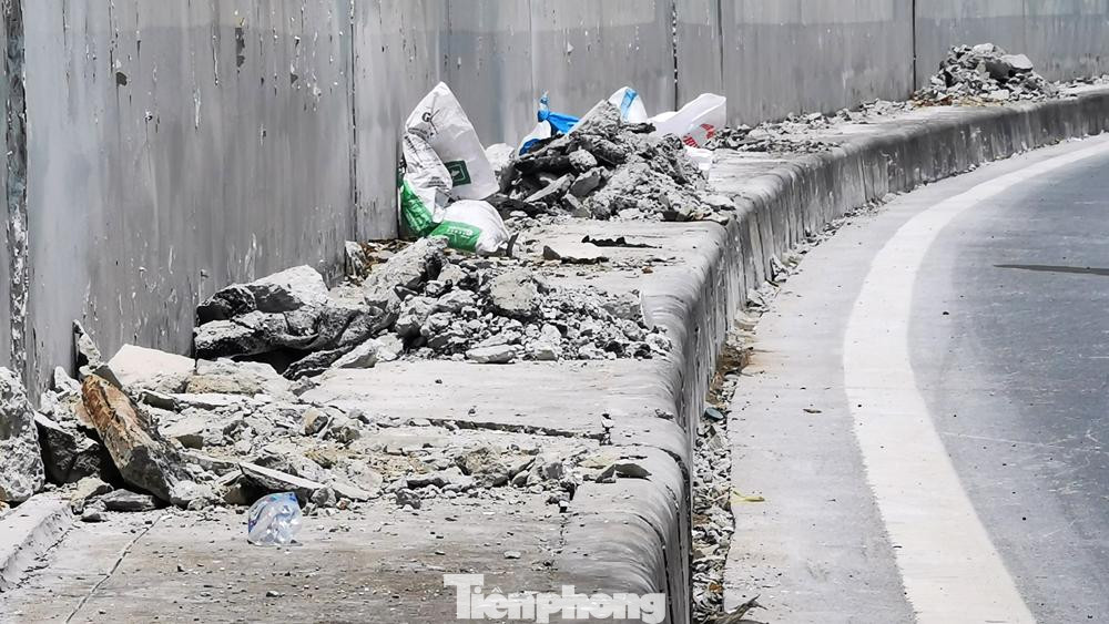 Tổ chức phân luồng cho các phương tiện lưu thông trên các trục đường Xã Đàn, Đào Duy Anh để lưu thông qua hầm trong thời gian cấm một chiều để thi công trong hầm Kim Liên.