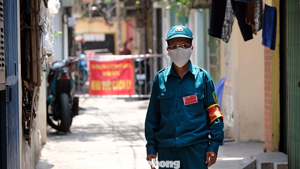 Mọi lối vào đều được bảo vệ chặt chẽ.