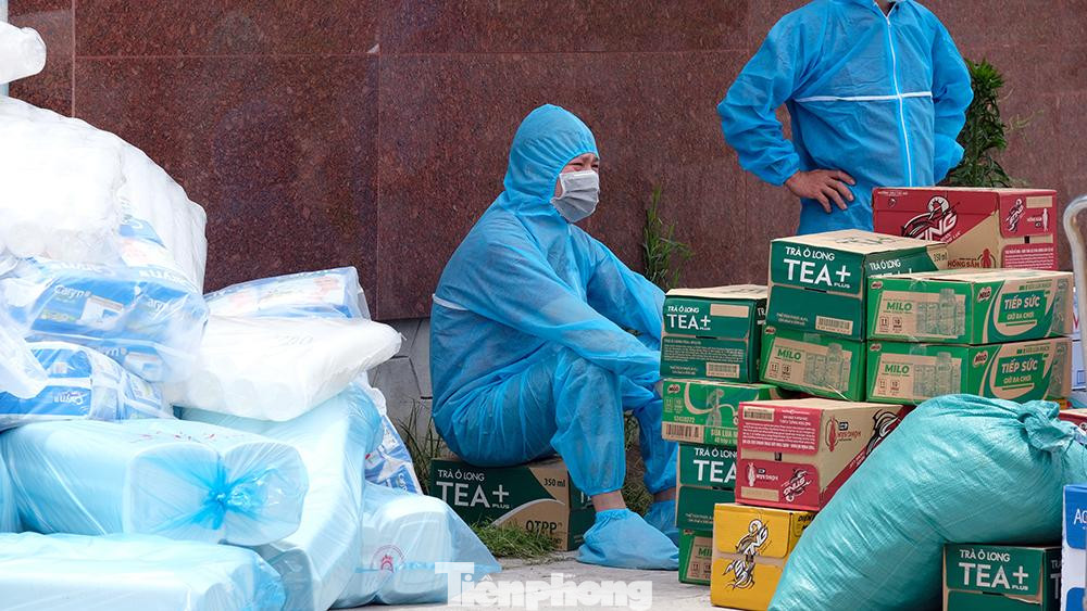 Phút thư giãn ngắn ngủi của của nhân viên bệnh viện.