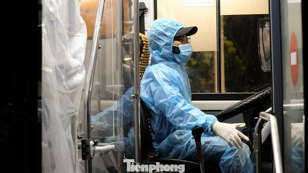 Tính đến ngày 1/9, trên địa bàn phường Thanh Xuân Trung đã có 373 ca F0 (02 ca ngoài cộng đồng, 74 ca khu cách ly tập trung, 297 ca tại khu vực đã khoanh vùng cách ly).