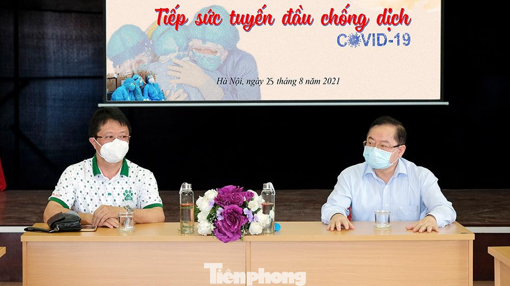 Ông Nguyễn Trọng Thanh, đại diện câu lạc bộ cho biết, khi nghe Phó Tổng biên tập Báo Tiền Phong Phùng Công Sưởng trao đổi về chương trình, cá nhân ông đã rất xúc động. Ngay sau đó, ông trao đổi với các thành viên câu lạc bộ và các thành viên thống nhất đóng góp ngay 200 triệu đồng ủng hộ tuyến đầu chống dịch thông qua chương trình.