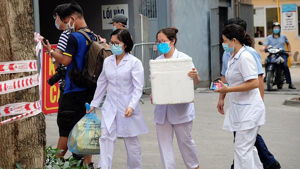 Cơ quan chức năng cho biết, sau khi hoàn thành truy vết F1, F2, F3…. sẽ nới lỏng khu vực cách ly theo từng tầng, tránh làm ảnh hưởng đến cuộc sống bình thường của người dân.