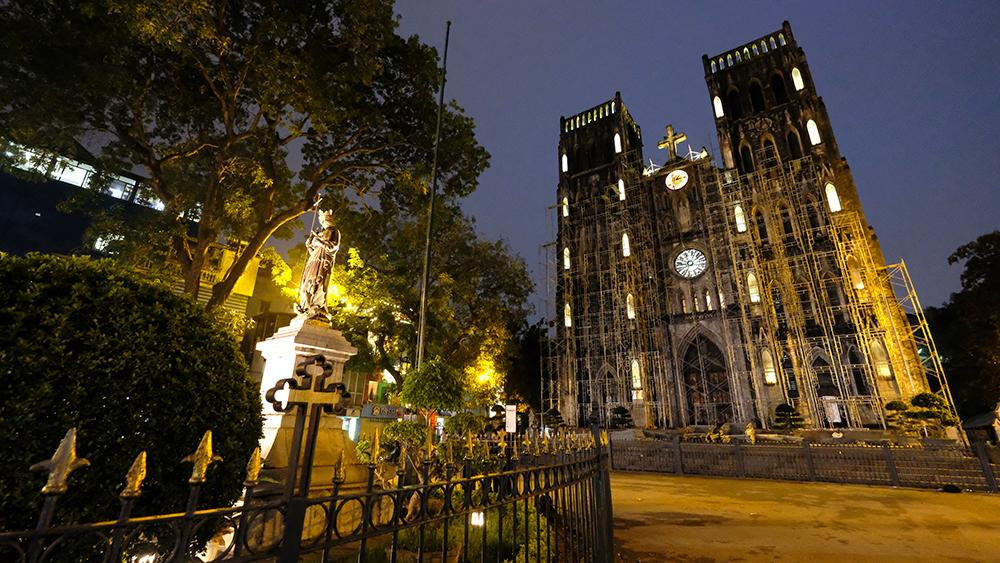 Nhà thờ mở cửa tự do cho khách tham quan, tuy nhiên lịch mở cửa tham quan có thể thay đổi tùy thời điểm.