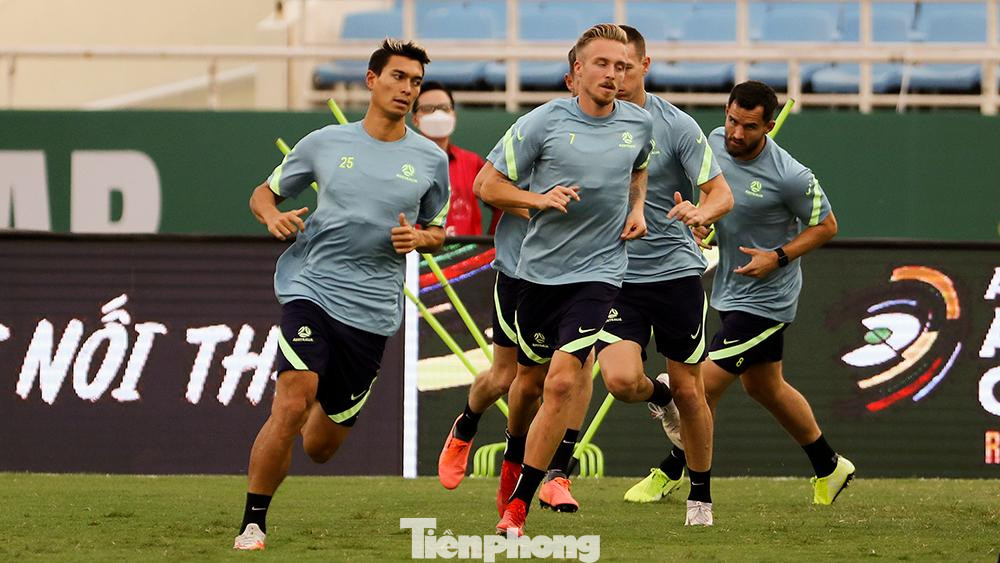 26 cầu thủ còn lại được triệu tập từ khắp nơi trên thế giới...