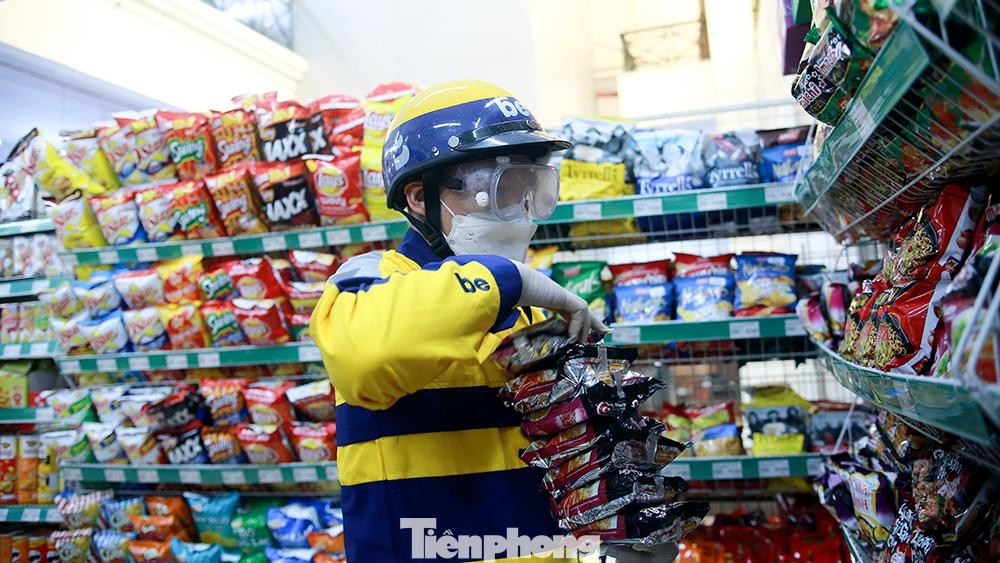 Từ mô hình này, đảm bảo có thể phục vụ hầu hết các nhu cầu của người dân. Nói theo cách của anh em đi xe công nghệ, có thể mua từ cây kim sợi chỉ, đến cả con bò, nếu ở đâu có bán.