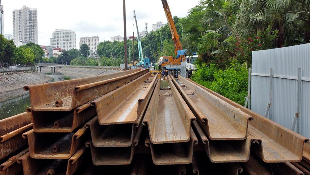 Đây là dự án với vốn đầu tư hơn 16.000 tỷ, là nhà máy xử lý nước thải lớn nhất Việt Nam khi hoàn thành và là hy vọng giải cứu nhiều con sông "chết" ở Hà Nội, trong đó có sông Tô Lịch.