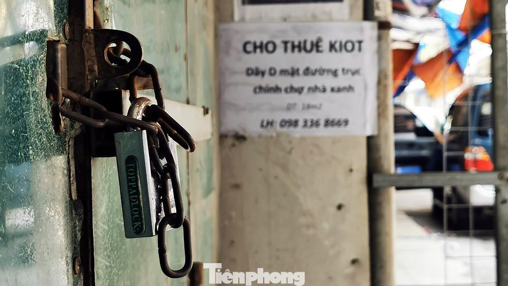 Do ảnh hưởng của đại dịch COVID-19, sinh viên các trường trên địa bàn đều không đến trường học nên nhiều kiot đã đóng cửa hoặc treo biển cho thuê lại.